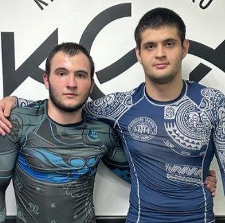 Рамазан с секундантом Ахмедом Муталибовым